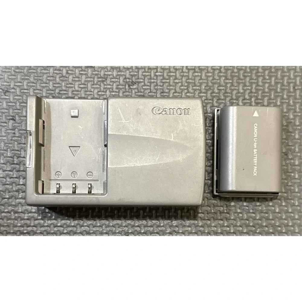 Canon PowerShot S70 7.1MP Compact Digital Camera Bundle